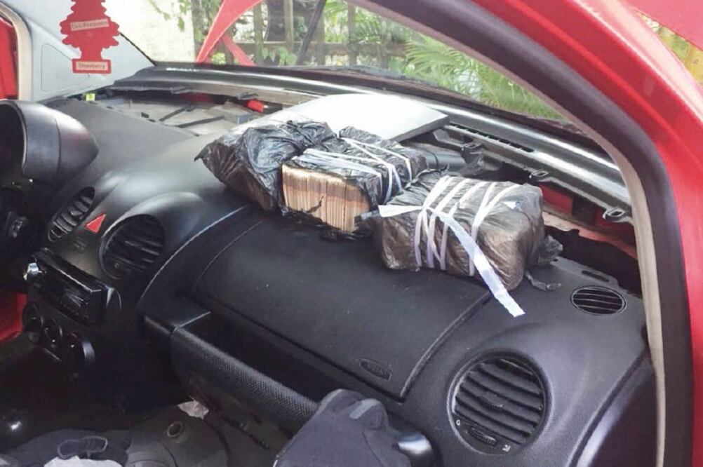 Los detenidos, el dinero y los vehículos fueron puestos a disposición del Ministerio Público (ESPECIAL)