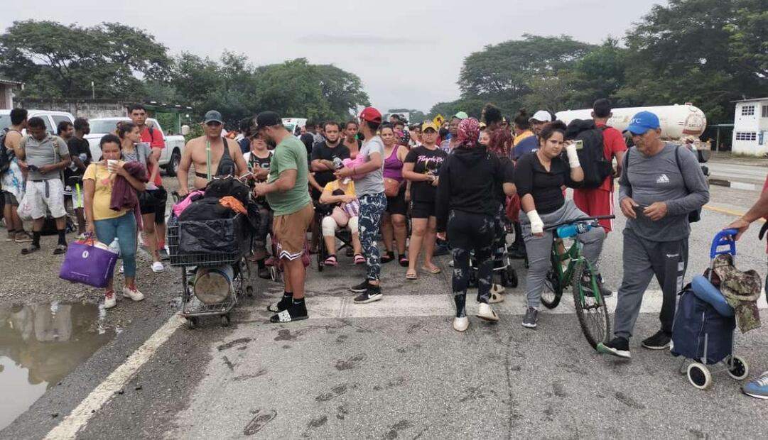Las poblaciones migrantes en movimiento dijeron que a pesar del cansancio mantienen el firme propósito de llegar a la Ciudad de México.
Foto: María de Jesús Peters