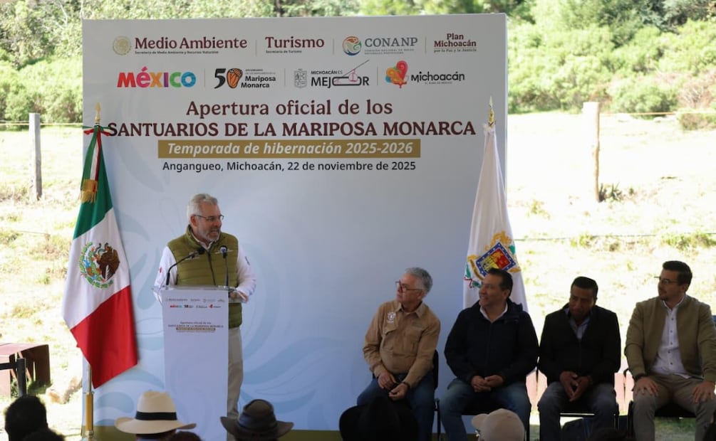 Gobernador Alfredo Ramírez Bedolla durante apertura oficial de los santuarios de la mariposa monarca en Michoacán (22/11/2025). Foto: Fernanda Zamora / EL UNIVERSAL
