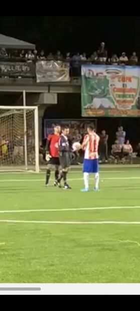 César Ramos, sorprendido pitando en partido de futbol amateur