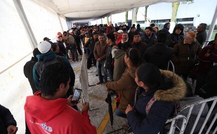 Por segundo día consecutivo se reportan largas filas para reemplacamiento en Edomex