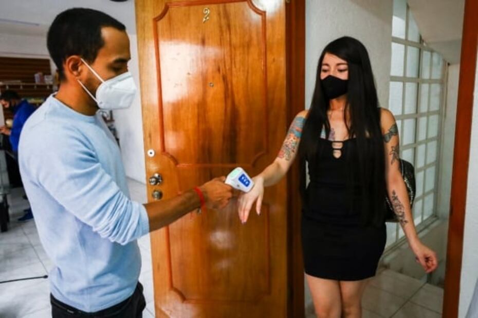 “Nos quitamos todo, menos el cubrebocas”; cuando llevan el table a tu casa