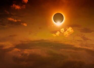 Eclipse solar 2023: ¿Qué es lo que no se debe de hacer para verlo?