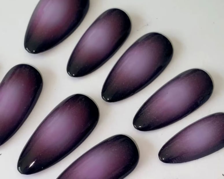 Estas uñas son ideales para llevar un color elegante saliendo de la gama cálida. Foto: Etsy