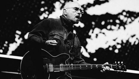 Paul "Bonehead" Arthurs, guitarrista de Oasis, anuncia que tiene cáncer