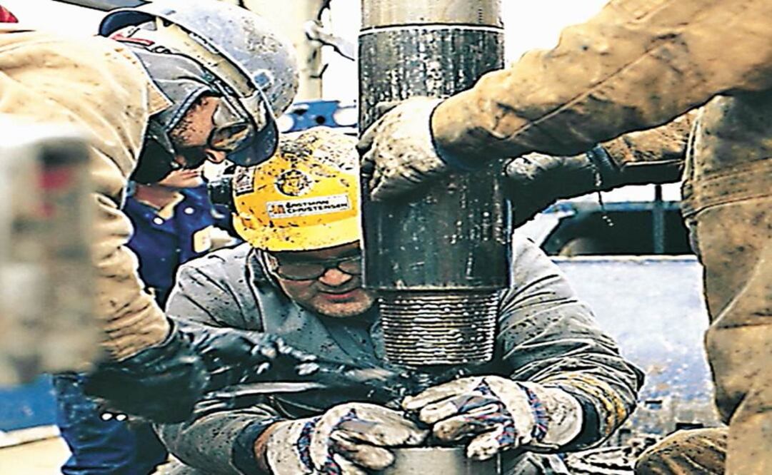 Precio del petróleo cae a su mínimo en seis años