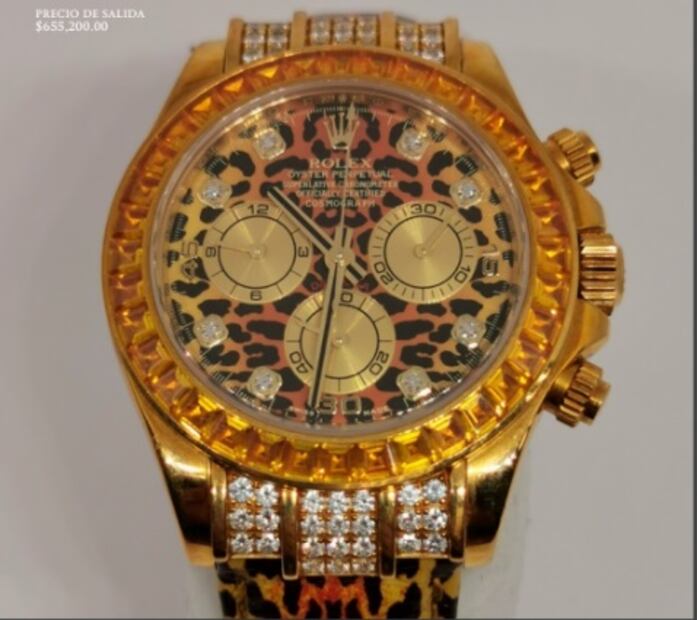 Pluma con diamantes y cachas de oro para pistola, detalles extravagantes de las joyas que subastarán en Los Pinos