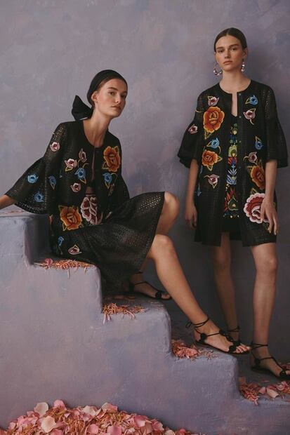 Conoce los diseños por los que la Secretaría de Cultura reclama a Carolina Herrera