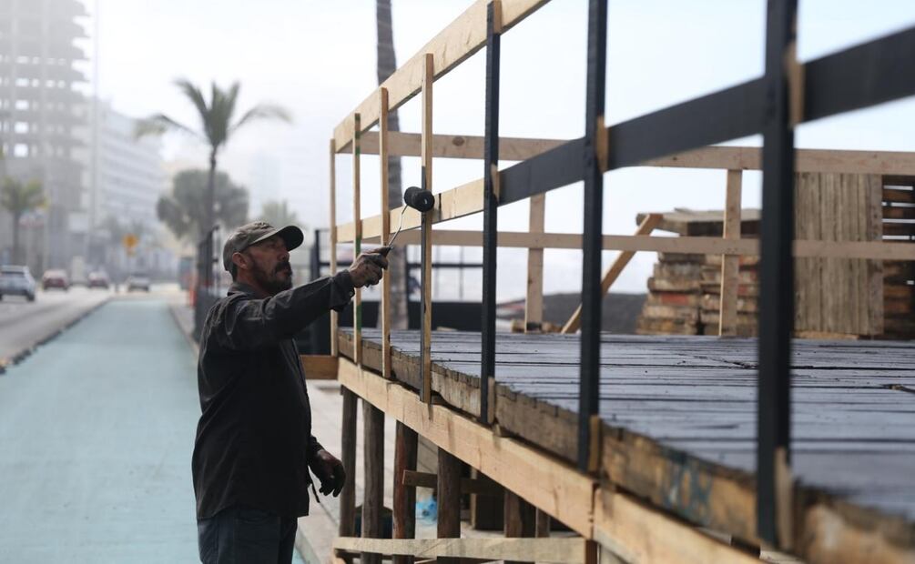 Operativo en Mazatlán para el desfile; control de accesos y prohibición de renta de sillas. Foto: Especial