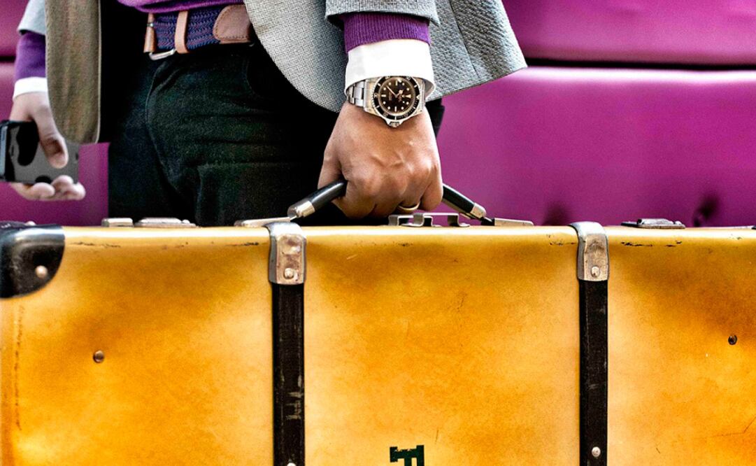 La cuenta @watchanish del británico Anish Bratt tiene 1.6 millones de seguidores y sus fotos presentan los relojes en contextos de lujo