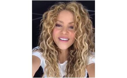 Shakira luce piernas y trasero en sexy foto 