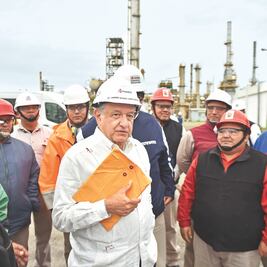 Firmas sí están interesadas en  refinería: AMLO