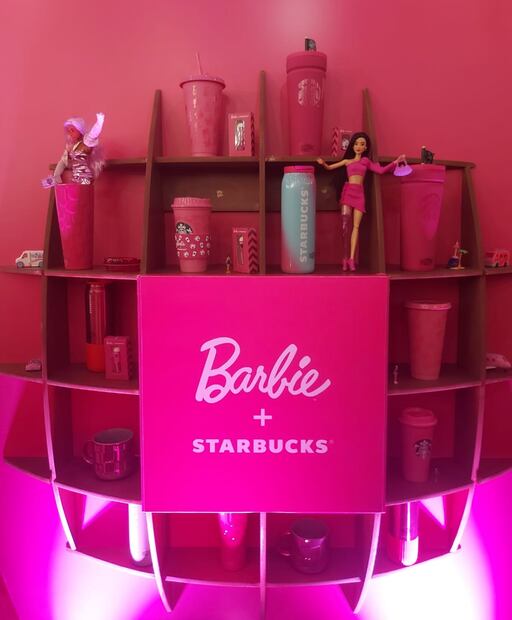 Colección Barbie + Starbucks. Foto: Especial.