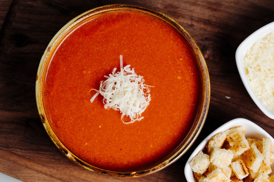 La sopa de tortilla es uno de los platillos más representativos de la cocina mexicana. Foto: Freepik