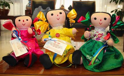 Xahni, la muñeca que habla otomí y español