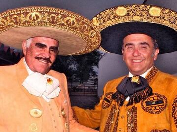 Él es Vicente Fernández Jr. , el protagonista de los polémicos primeros capítulos de "El último rey"