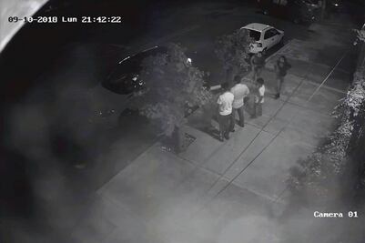 Roban camioneta a familia en Venustiano Carranza