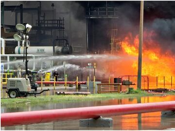 Reportan incendio en Refinería de Salina Cruz, Oaxaca