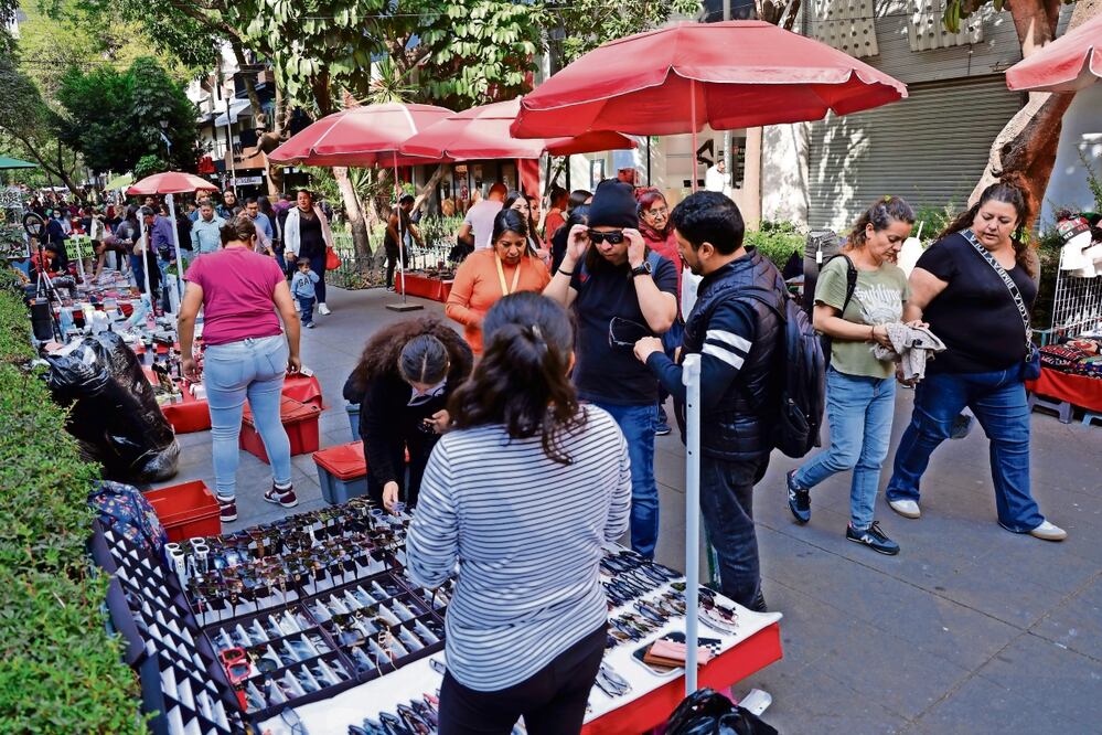 El empleo formal no se limita a las personas afiliadas al IMSS, sino que también incluye a los cerca de 4 millones de trabajadores adscritos al ISSSTE, así como a otros institutos públicos de seguridad social. ARCHIVO EL UNIVERSAL