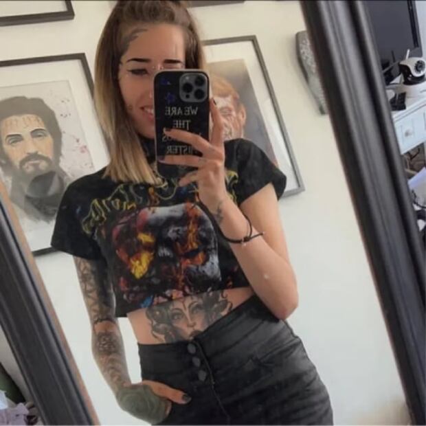 Británica obsesionada con asesinos seriales degolló a su novio y lo apuñaló 17 veces