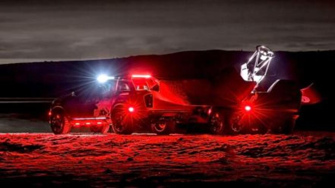 Nissan lanza camioneta con observatorio incluido