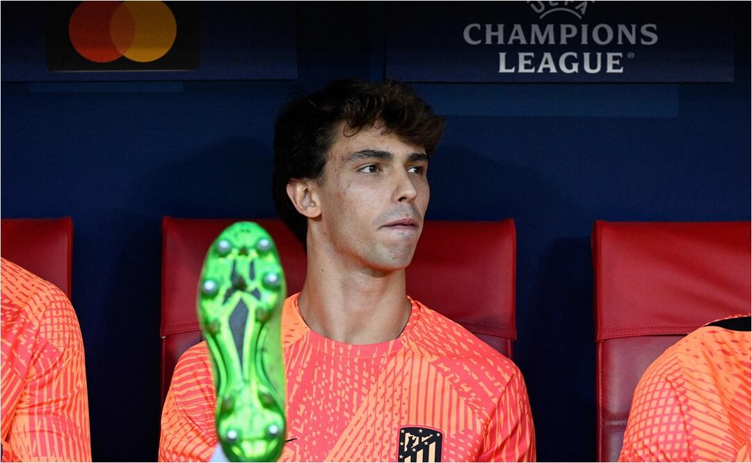 Joao en la banca de suplentes durante el partido contra Brujas en Champions League / Foto: AFP