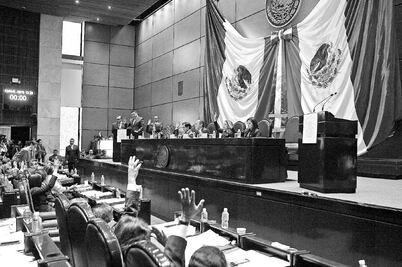 Avala Congreso viaje de EPN a países árabes