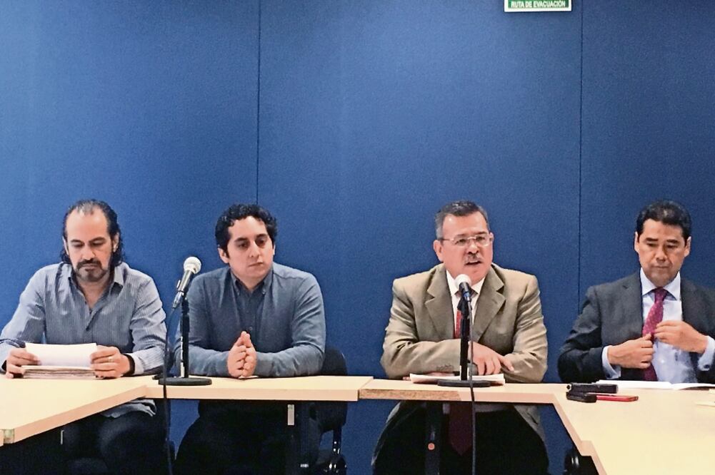 En conferencia de prensa difundieron los resultados de una investigación en la que se detectaron diferencias significativas en diversos documentos. (GERARDO SUÁREZ. EL UNIVERSAL)