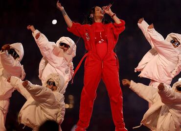 Rihanna confiesa que la revelación de su embarazo en el Super Bowl fue un accidente