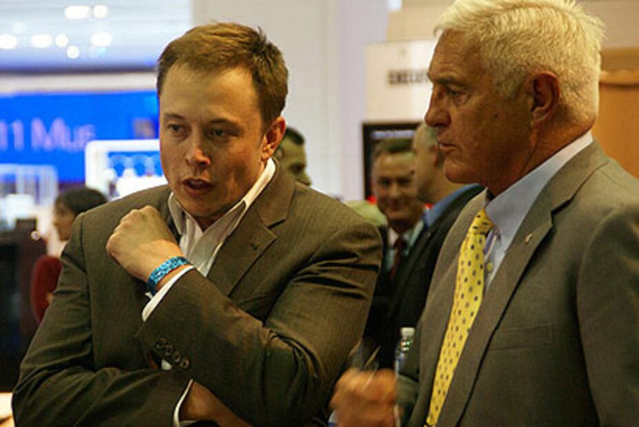 "Compren un Tesla Modelo S mientras estén disponibles": Bob Lutz