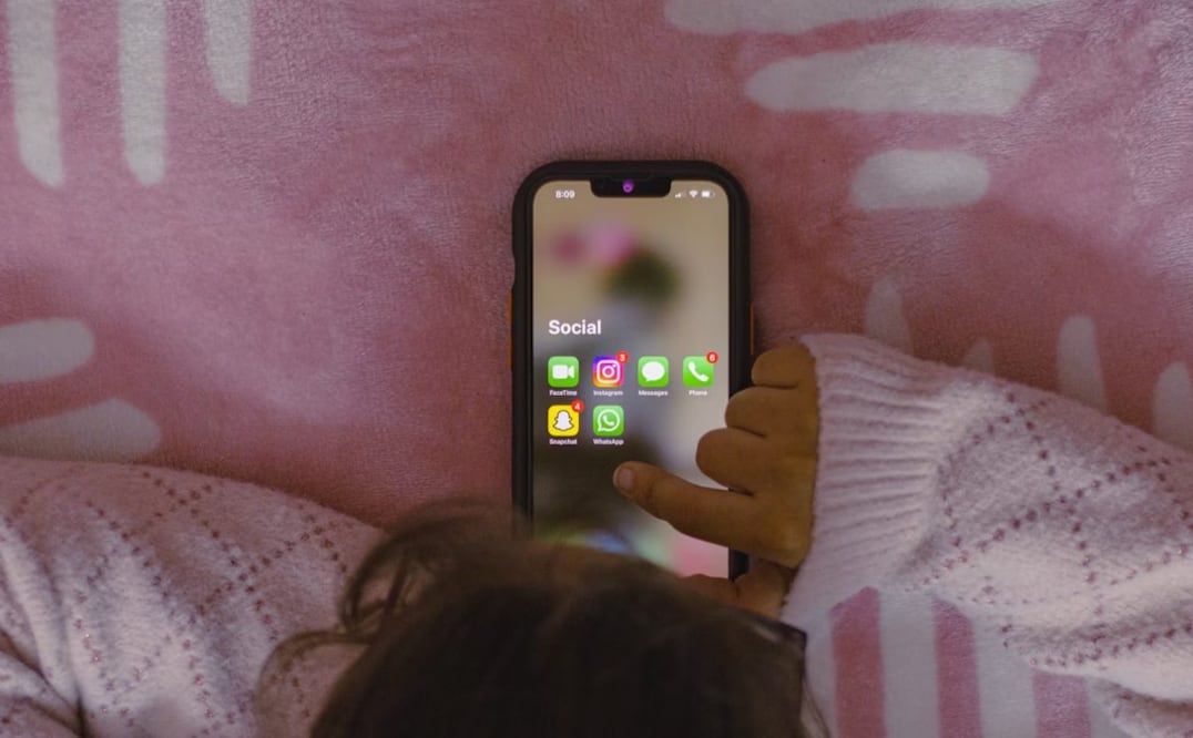 Niños y pantallas: riesgos ocultos para el cerebro y la salud. Imagen: Unsplash