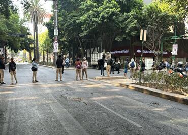 Elementos de la policía turística bloquean calles en alcaldía Cuauhtémoc; denuncian acoso laboral y arrestos injustificados