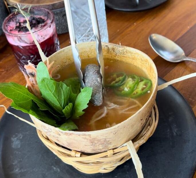 Caldo de piedra de Tezontle Restaurante. Foto: Alan Nájera / El Universal