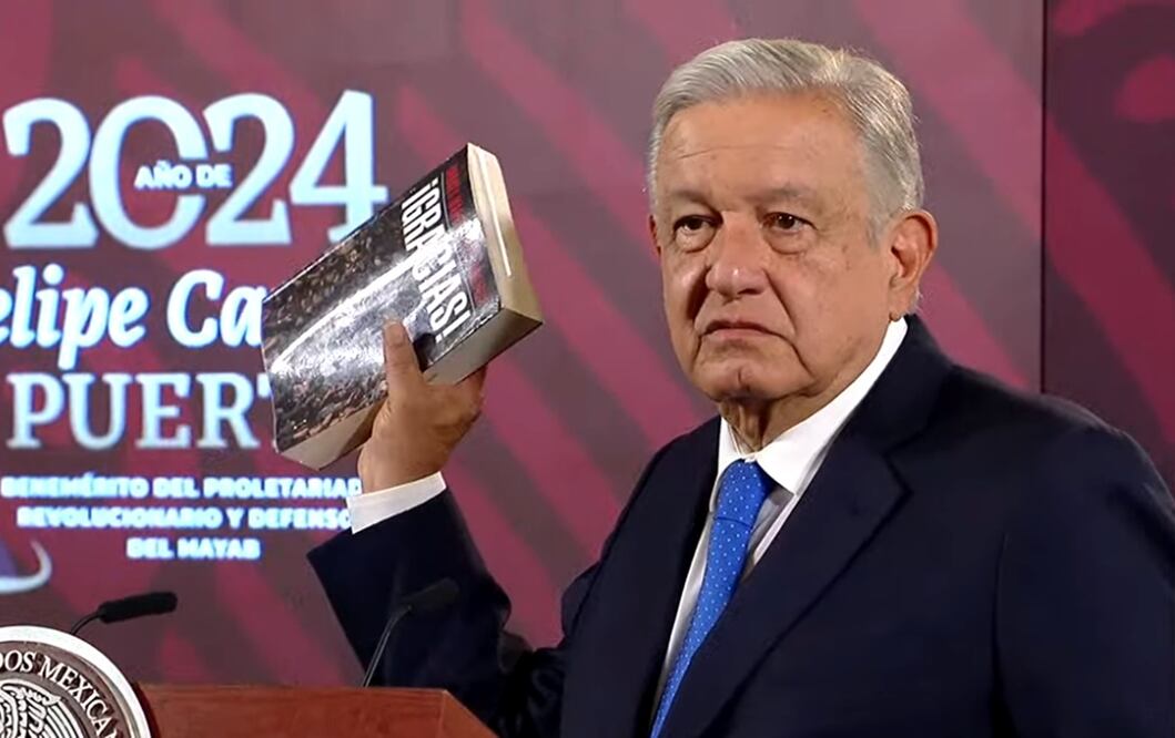 El presidente Andrés Manuel López Obrador consideró que triunfó la libertad y perdió la censura, luego de que el Tribunal Electoral resolvió no prohibir su último libro ¡Gracias!. Foto: especial