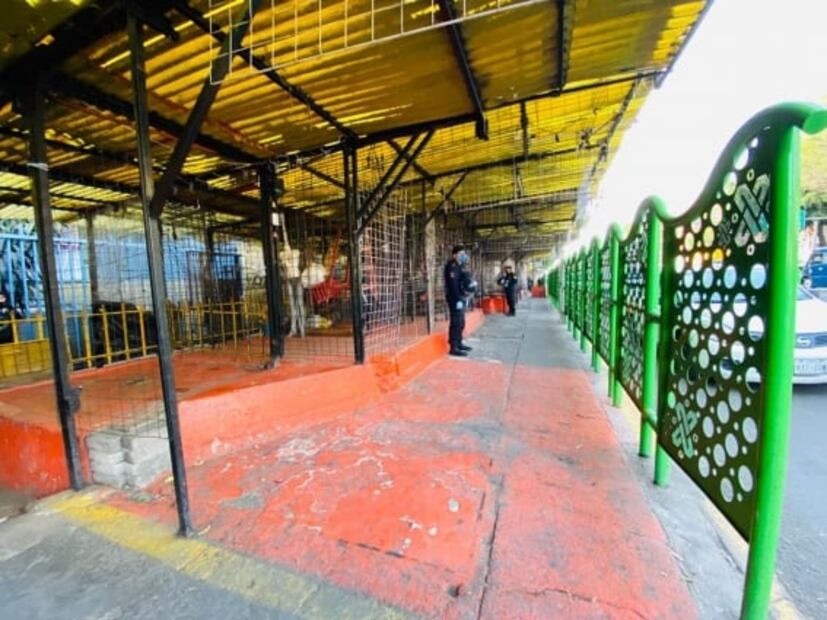 Cierran locales de La Merced para evitar propagación de Covid-19 