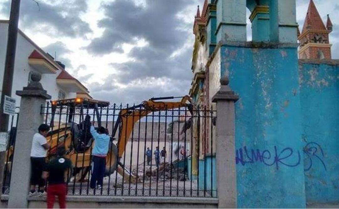 La capilla constituía un ejemplo de arquitectura tradicional religiosa con antecedentes virreinales que poseía elementos de mampostería en muros y contrafuertes hechos a la usanza española. (FOTOS: EFE)