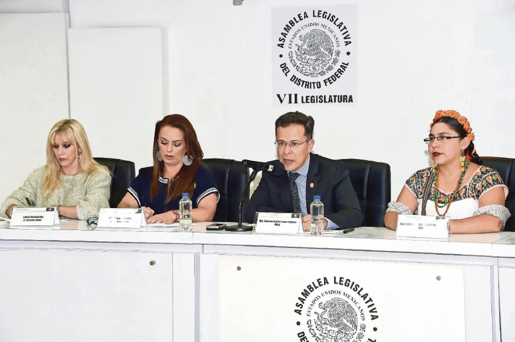 El diputado y la asociación Sí, Esperanza Animal dicen que los policías tardan 4 horas en atender un caso de maltrato. (ALDF)