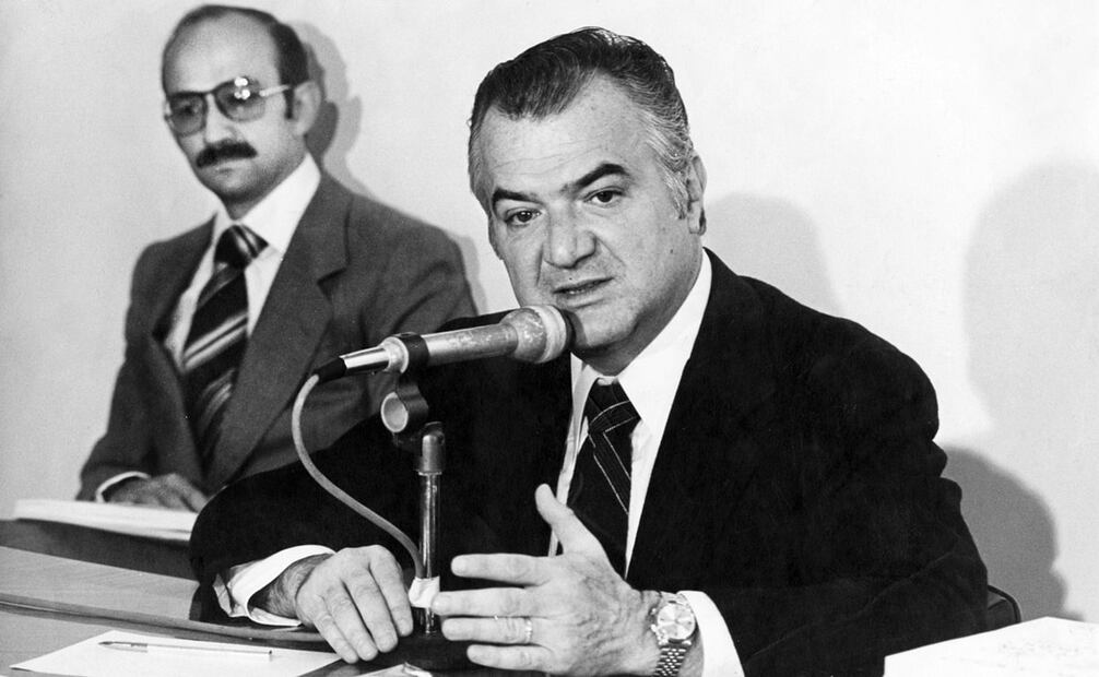 Entre 1982 y 1994 comenzó la descentralización y privatización del arsenal de empresas paraestatales que dejó el Estado Benefactor, pero tal “limpieza” de las finanzas públicas no prepararon al país para las crisis venideras. Foto: ESPECIAL/Cortesía Presidencia.