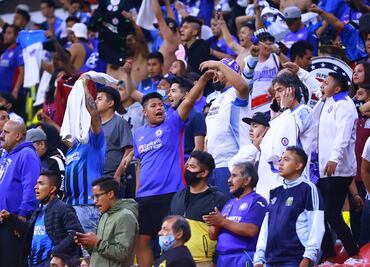 Cruz Azul comienza con la credencialización de sus aficionados