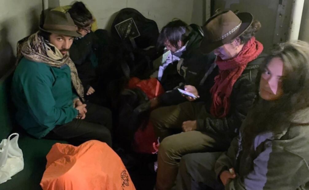 Policía peruana deportará a 6 turistas por dañar templo inca de Machu Picchu