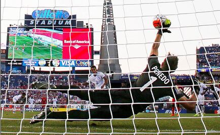 Honduras le roba la victoria a Panamá