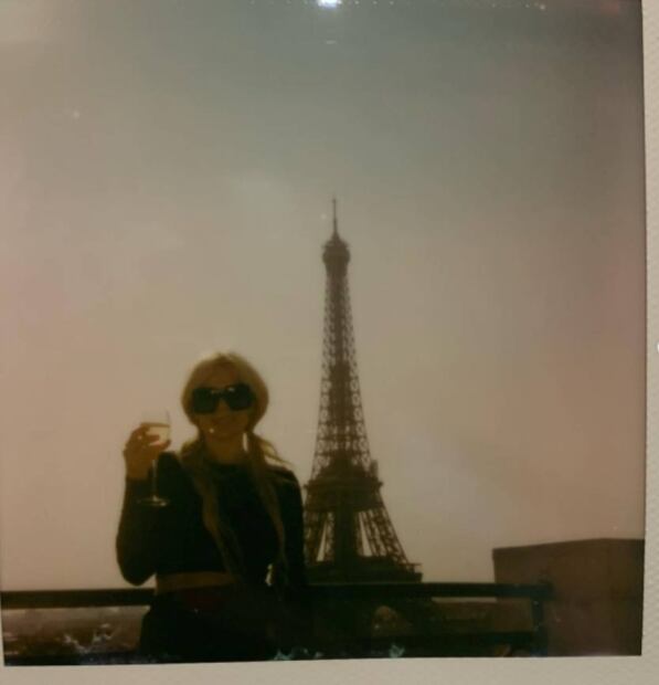 ¡Avril Lavigne se compromete! Así fue el romántico momento en París