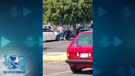 Captan a presunta alumna de la FES Aragón dar rodillazos a compañero