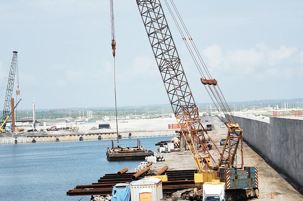 En infraestructura y telecom, la mesa puesta para AMLO