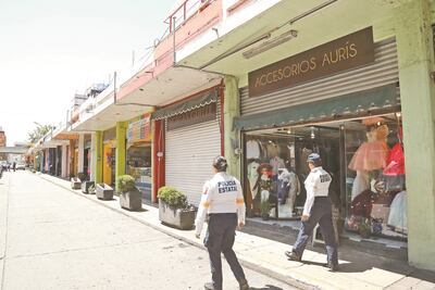 Cierran 47 comercios "no esenciales" en Monterrey para evitar contagios de Covid-19