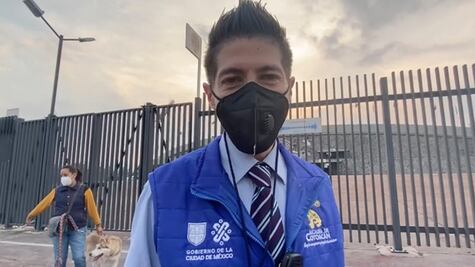 'Pikolín' inspecciona medidas sanitarias en CU y abraza aficionados