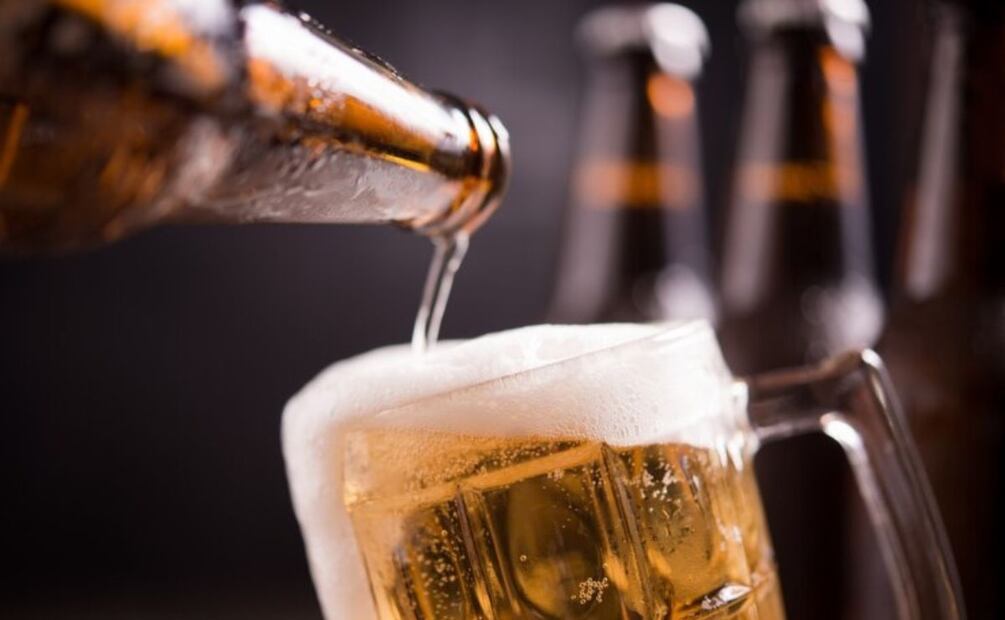 La cerveza es de las bebidas más populares en México. Foto: Freepik