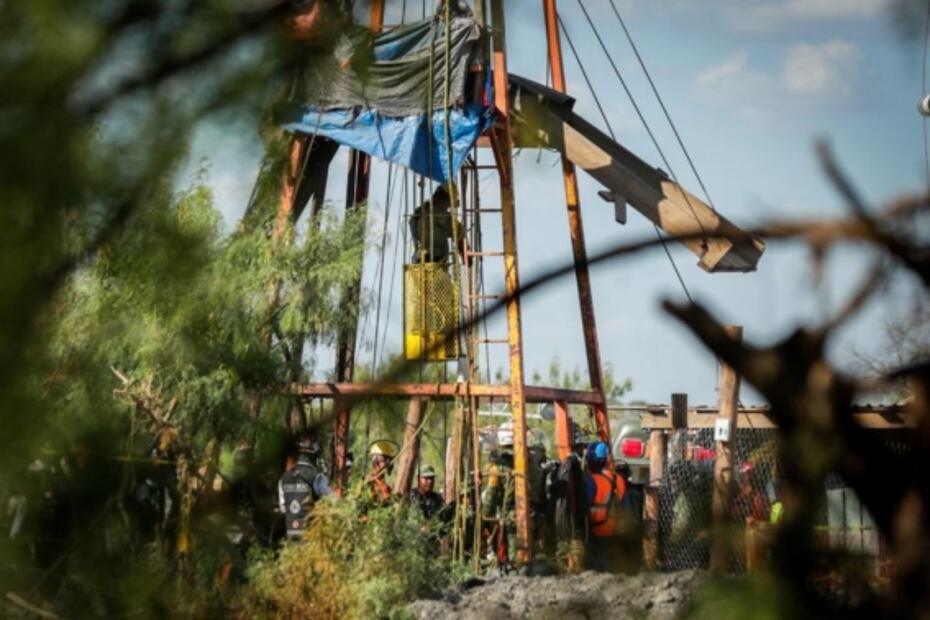 Personal de la Sedena ingresa a pozo de carbón en Coahuila; verifican condiciones para el rescate de mineros 