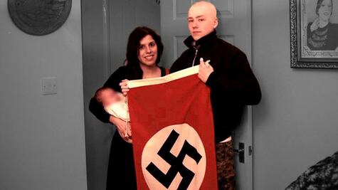 En la calle eran “normales”... su hogar era un monumento viviente al neonazismo