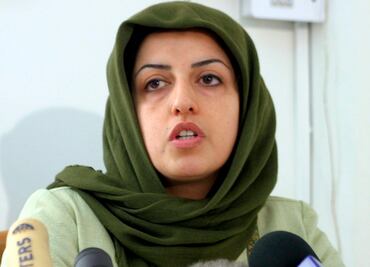 Irán no permite a la encarcelada premio Nobel Mohammadi asistir al entierro de su padre